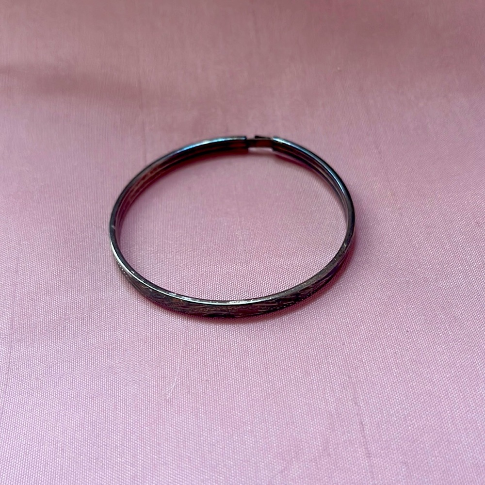 ♡ Genuine silver petite bangle ♡